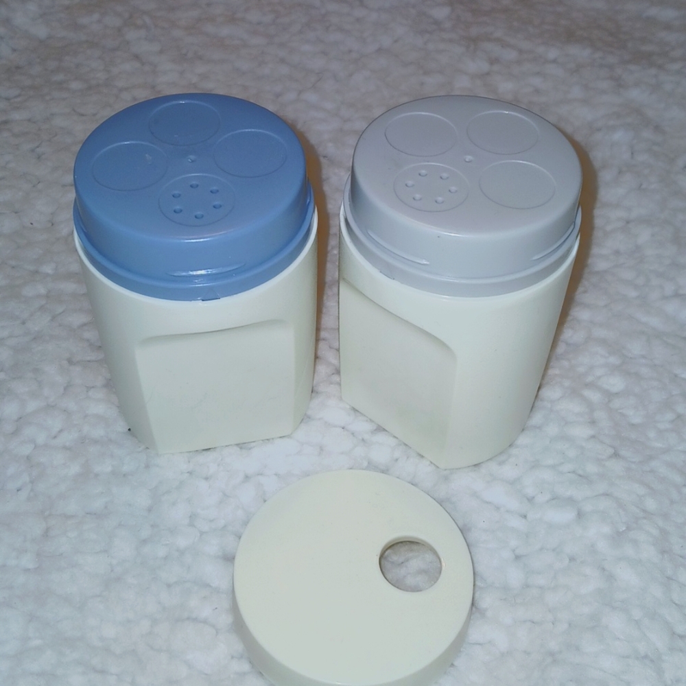 Tupperware vintage salt and pepper shaker